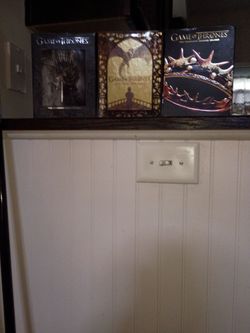 Game of thrones series good condition no scratches on the DVDs