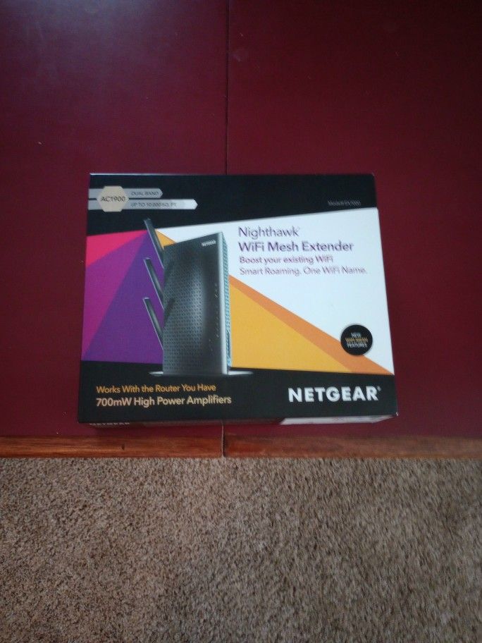 BRAND NEW. NETGEAR Nighthawk EX7000 WiFi Mesh Extender