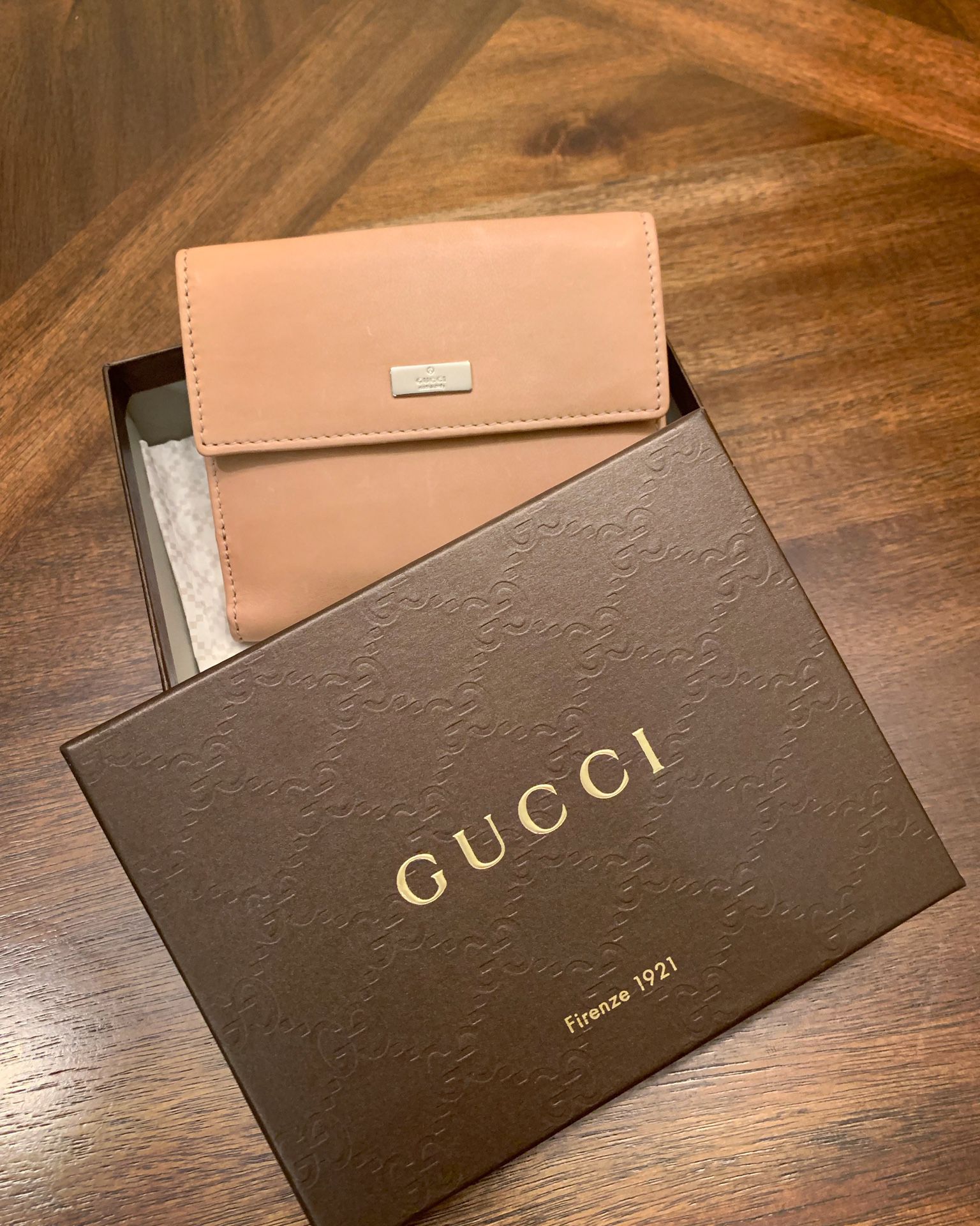 Gucci women’s wallet purse