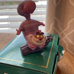 Disney Classics Cheshire Cat Figurine 