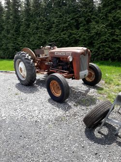 671 Select Speed Ford Tractor