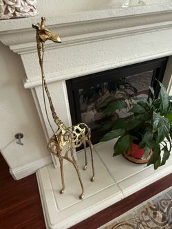 Vintage Brutalist metal giraffe sculpture colored silver 43” tall