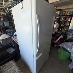 Ken more Refrigerator 