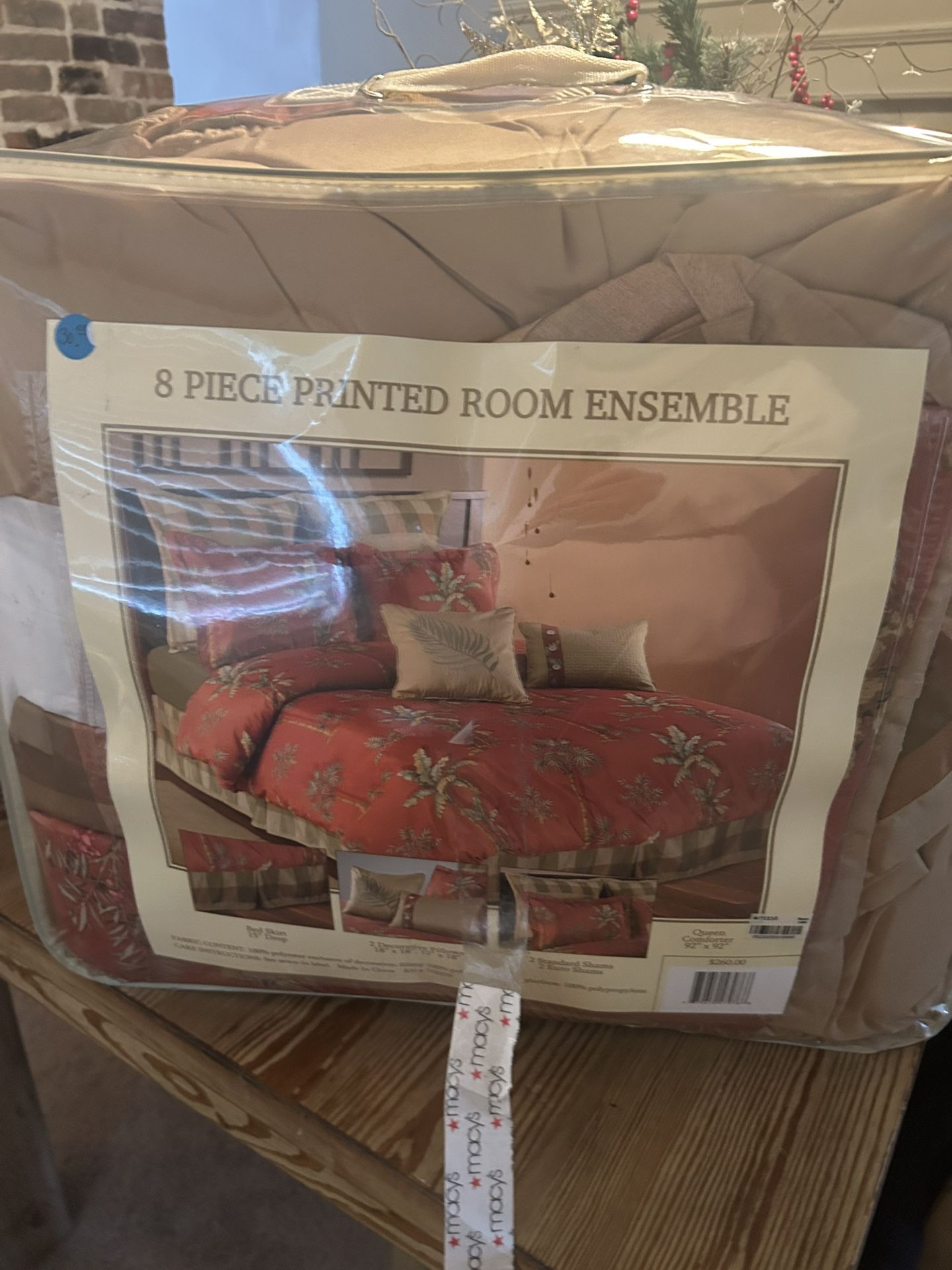 Queen Like New Comforter