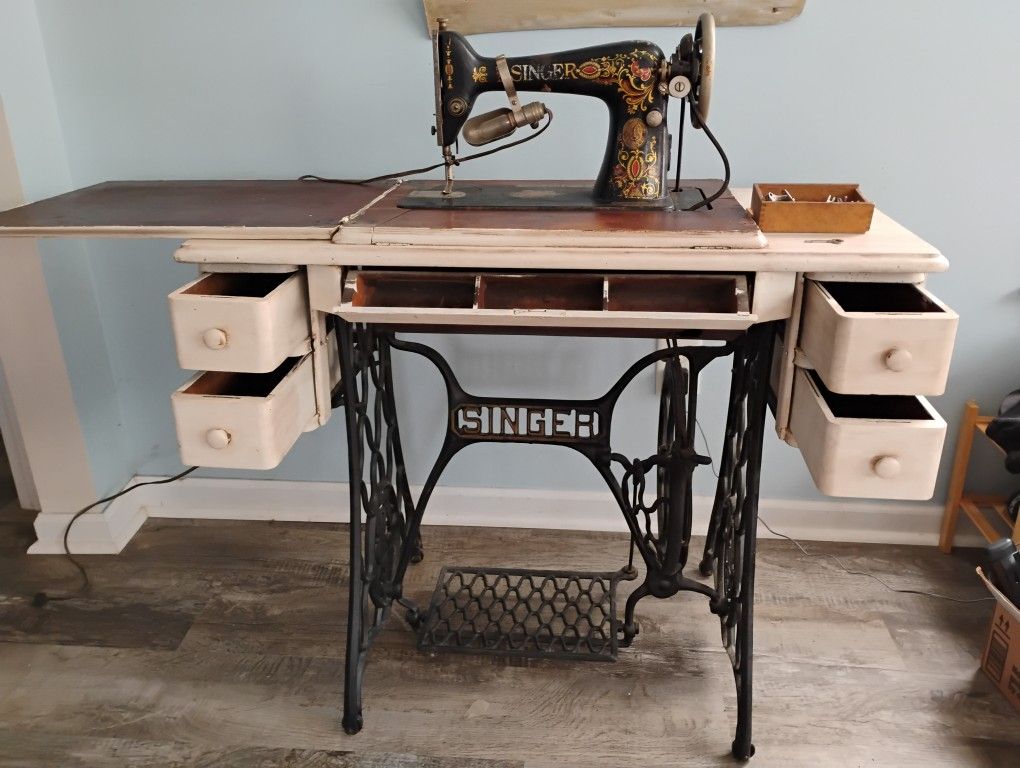Antique Singer Treadle Sewing Machine