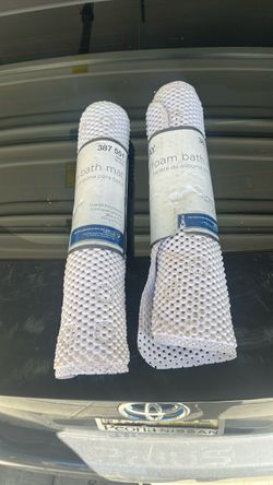 White Foam Bath Mats with Suction Cups – Set of 2