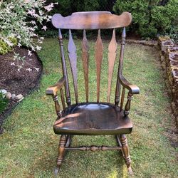 Wooden Rocking Chair 