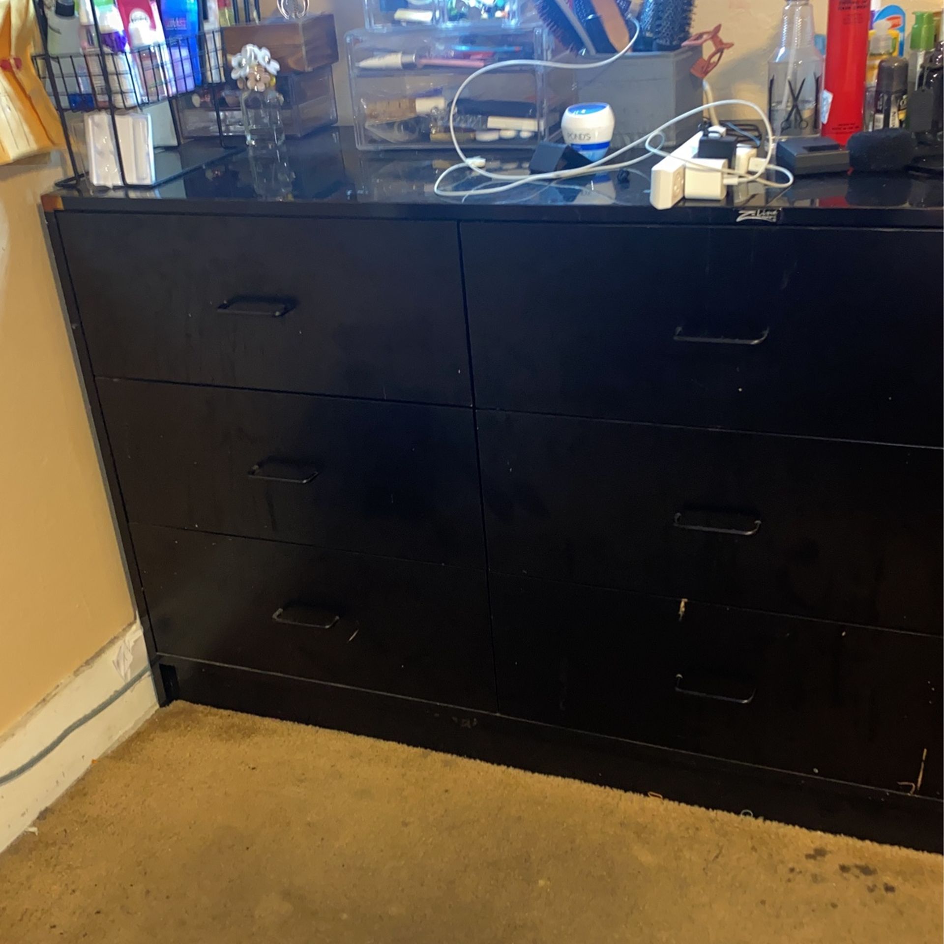 9 Drawer Dresser Sturdy for Sale in Los Angeles, CA OfferUp