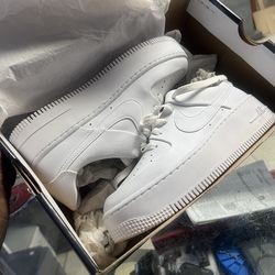 Woman’s Air Force 1 -7 white