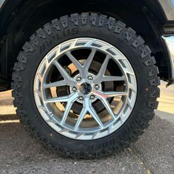 20x10 Extreme Mudder Rims And Tires 33/1250/20 Aplus MT