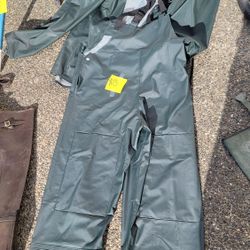 Heavy Duty Rain Gear Ragged And Durable Brand New In A Plastic Bag