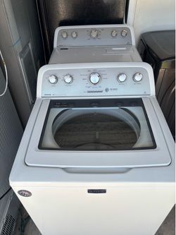Maytag washer and driyer set