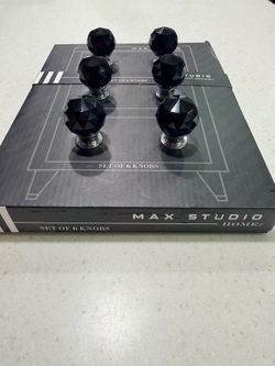 Set of 6 knobs
