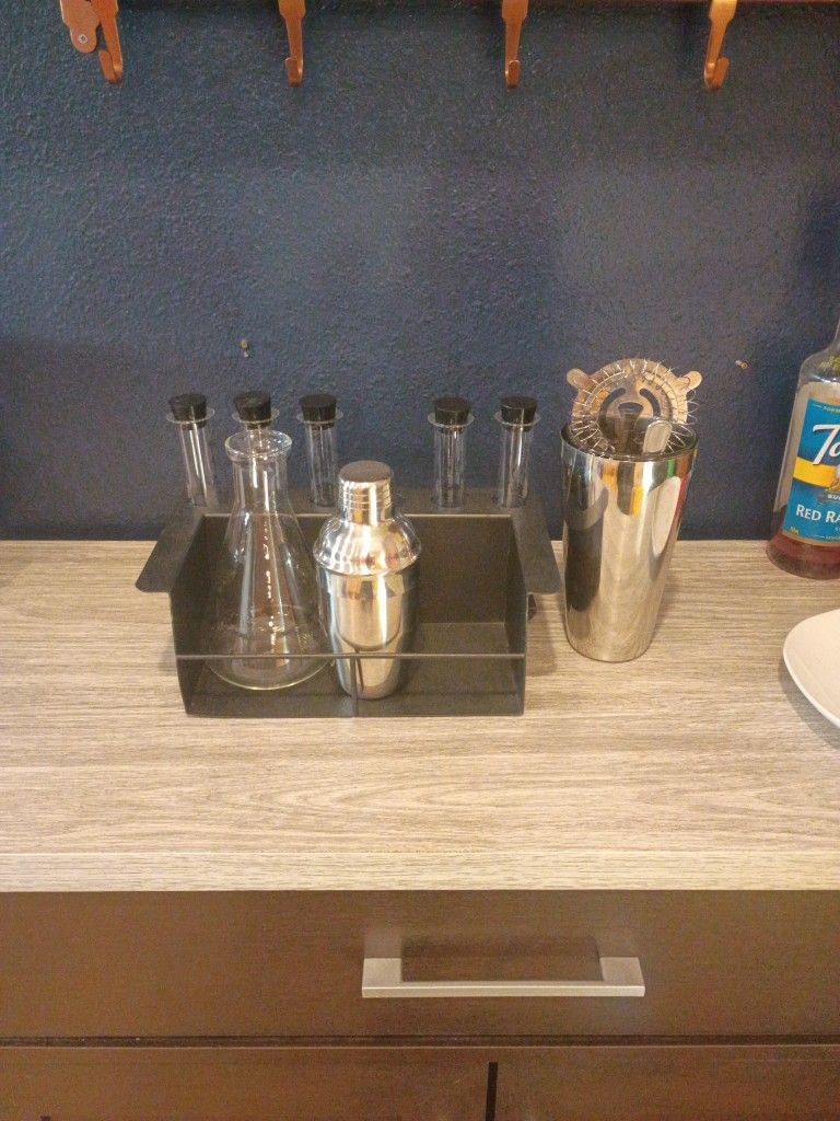 Chemist Cocktail Set