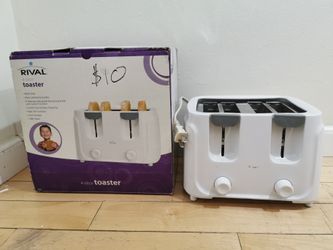 Rival 4-Slice Toaster (Used but in Good Condition)