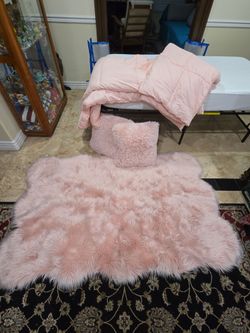 Pink Throw Rug, 2 Pink Pillows & King Size Pink Comforter