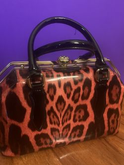 *BRAND BEW RIMMEL EXTRAVAGANZA PURSE *