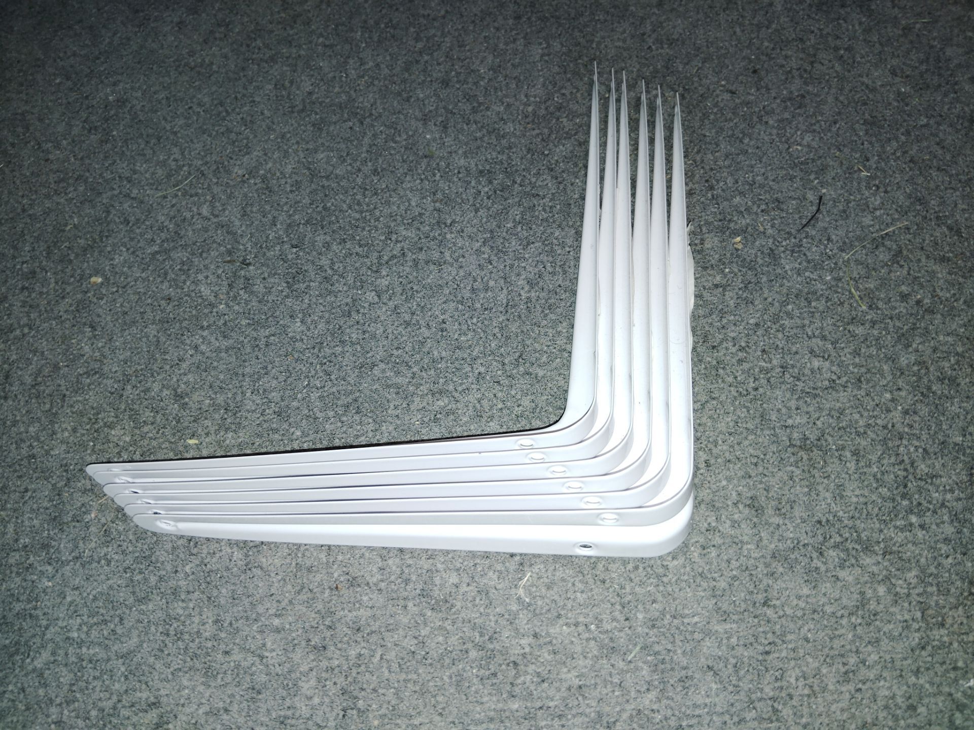 (Free) 6 shelf brackets