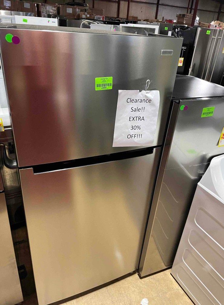 VISSANI MDTF18SSR 18 cu. ft. Top Freezer Refrigerator in Stainless Steel