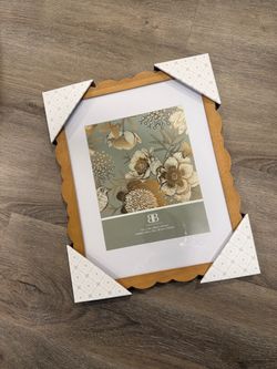 Solid wood Scallop Edge Picture Fame with Mat - 8x10 or 11x14