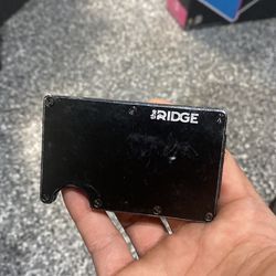 Ridge Wallet Minimalist Design