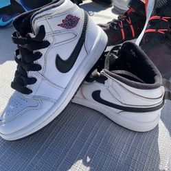 KIDS NIKE AIR JORDAN 1