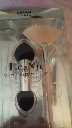 NEW Urban Studio Fan Brush & Dual Ended Blending Sponge Makeup Applicator