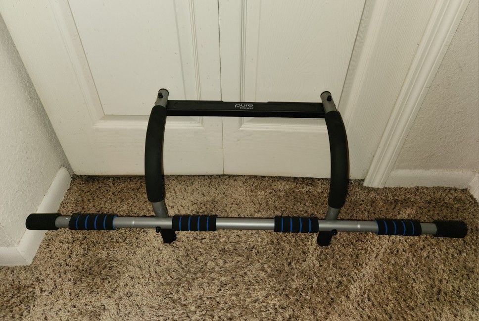 Pull-Up Bar