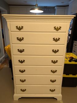 Solid Wood Dresser 7 Drawer