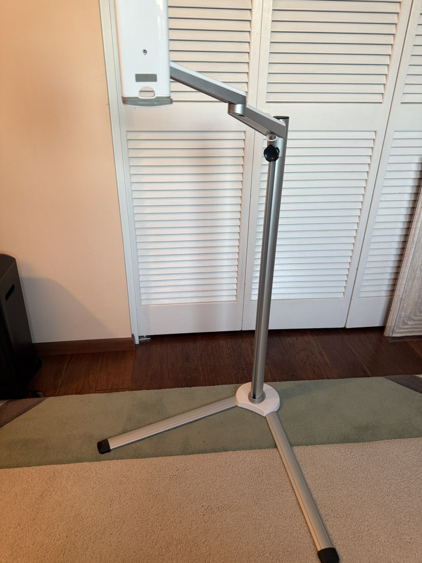 Phone/Tablet Floor Stand Adjustable Height