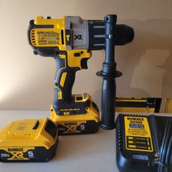 DeWalt 1/2" Hammer Drill Kit 