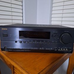 Onkyo Soundround Rereceiver