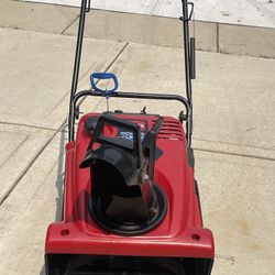 TORO POWER CLEAR 721E SNOW BLOWER 