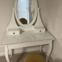 Makeup vanity table with mirror & chair
