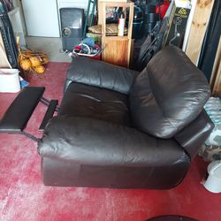 Leather Wide Recliner