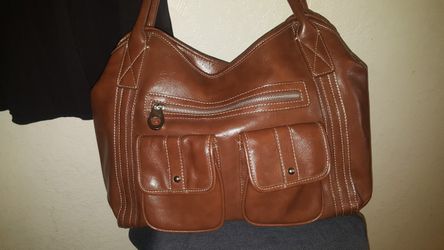 Beautiful leather Nine West Purse Pockets inside great condition very clean