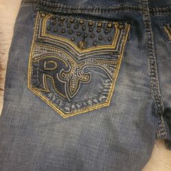 SALE MENS SIZE 44 ROCK REVIVAL 4 PAIRS OF JEANS 1 PAIR OF SHORTS JEANS $100 NEW SHORTS $60