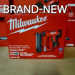 Milwaukee
M12 12-Volt 23-Gauge Lithium-Ion Cordless Pin Nailer (Tool-Only)