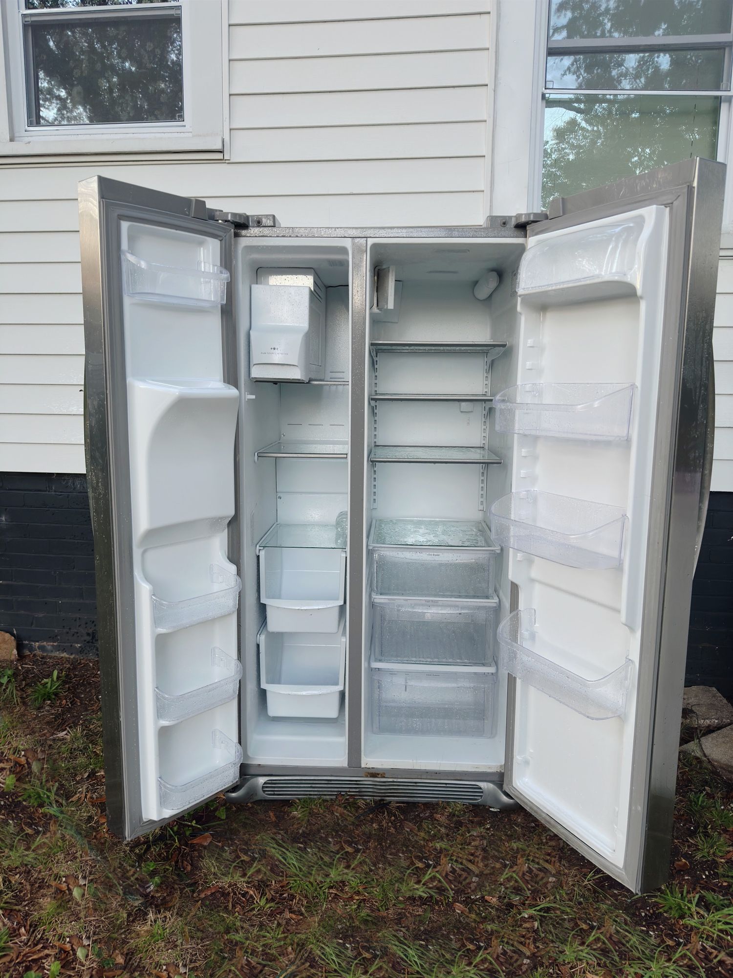Refrigerator 