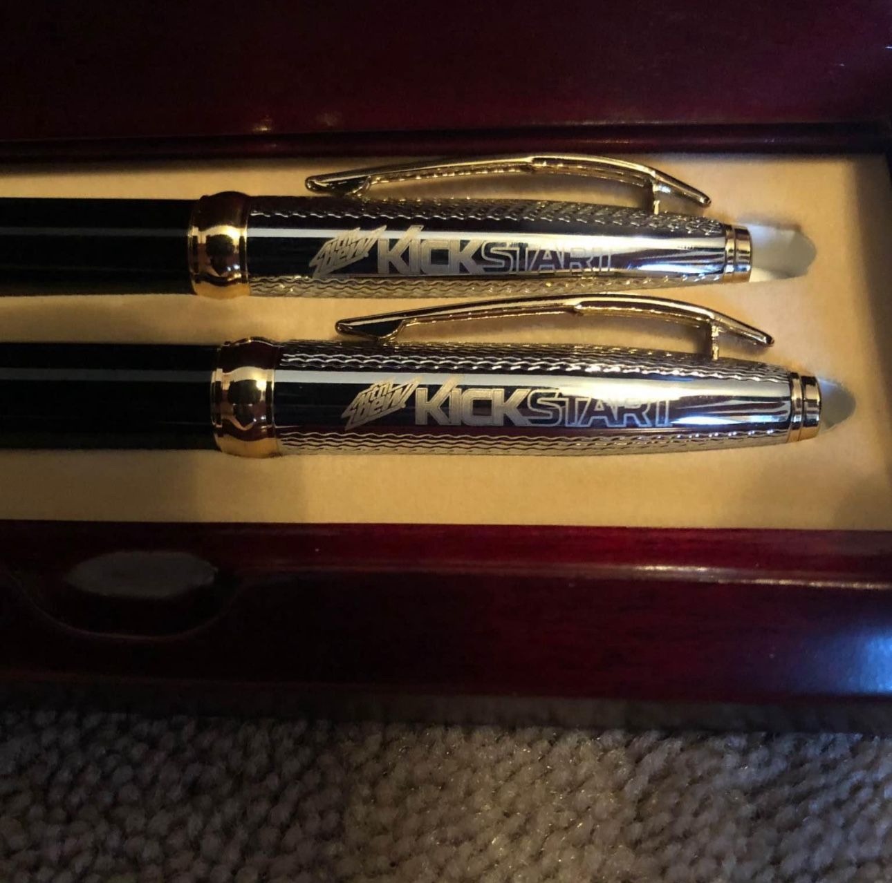 Mountain Dew Kickstart Pen Set