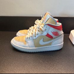 Jordan Mid Women’s Size 7.5