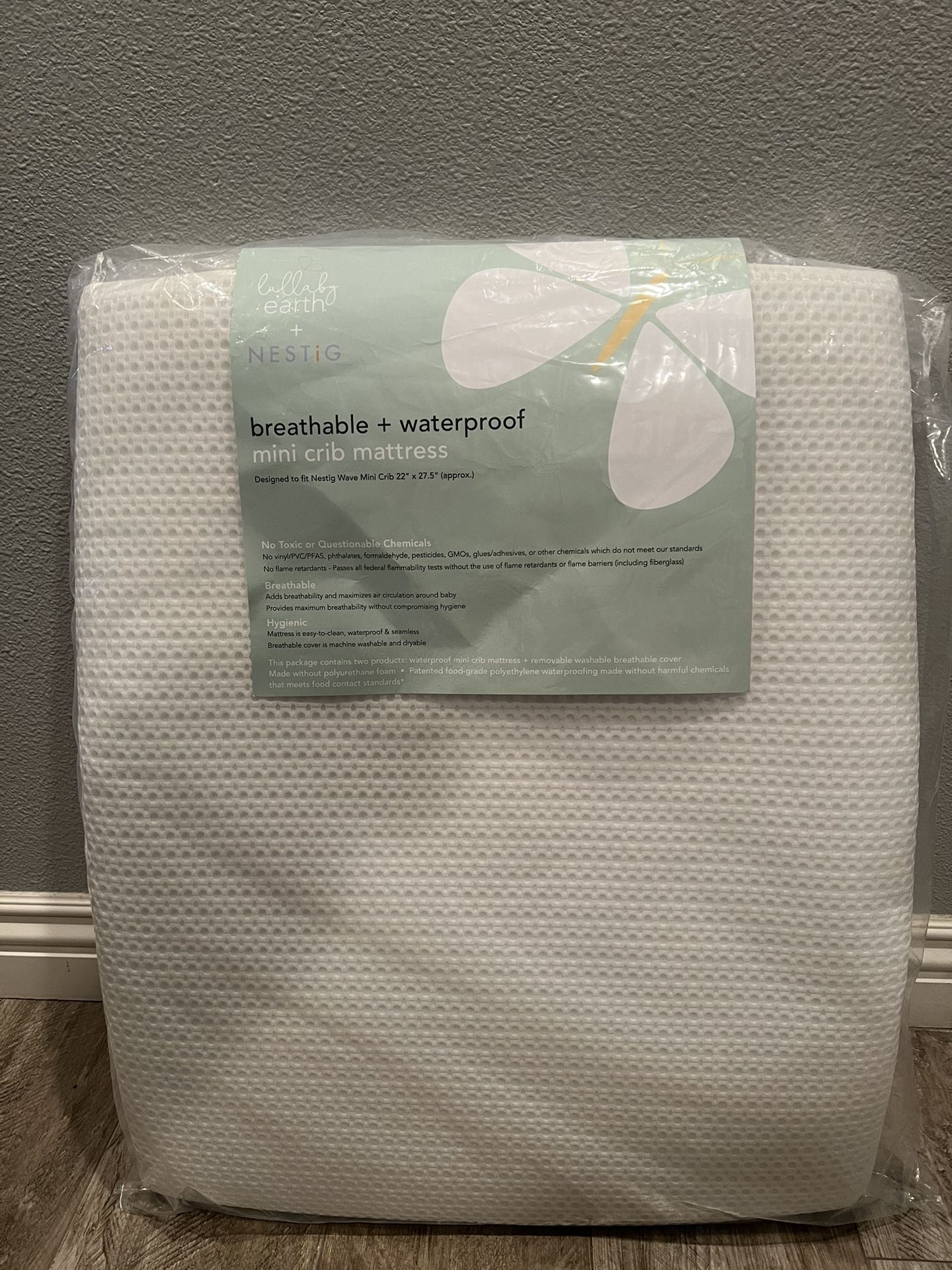 BRAND NEW ‼️ Nestig x Lullaby Earth Breathe Safe Mini Mattress