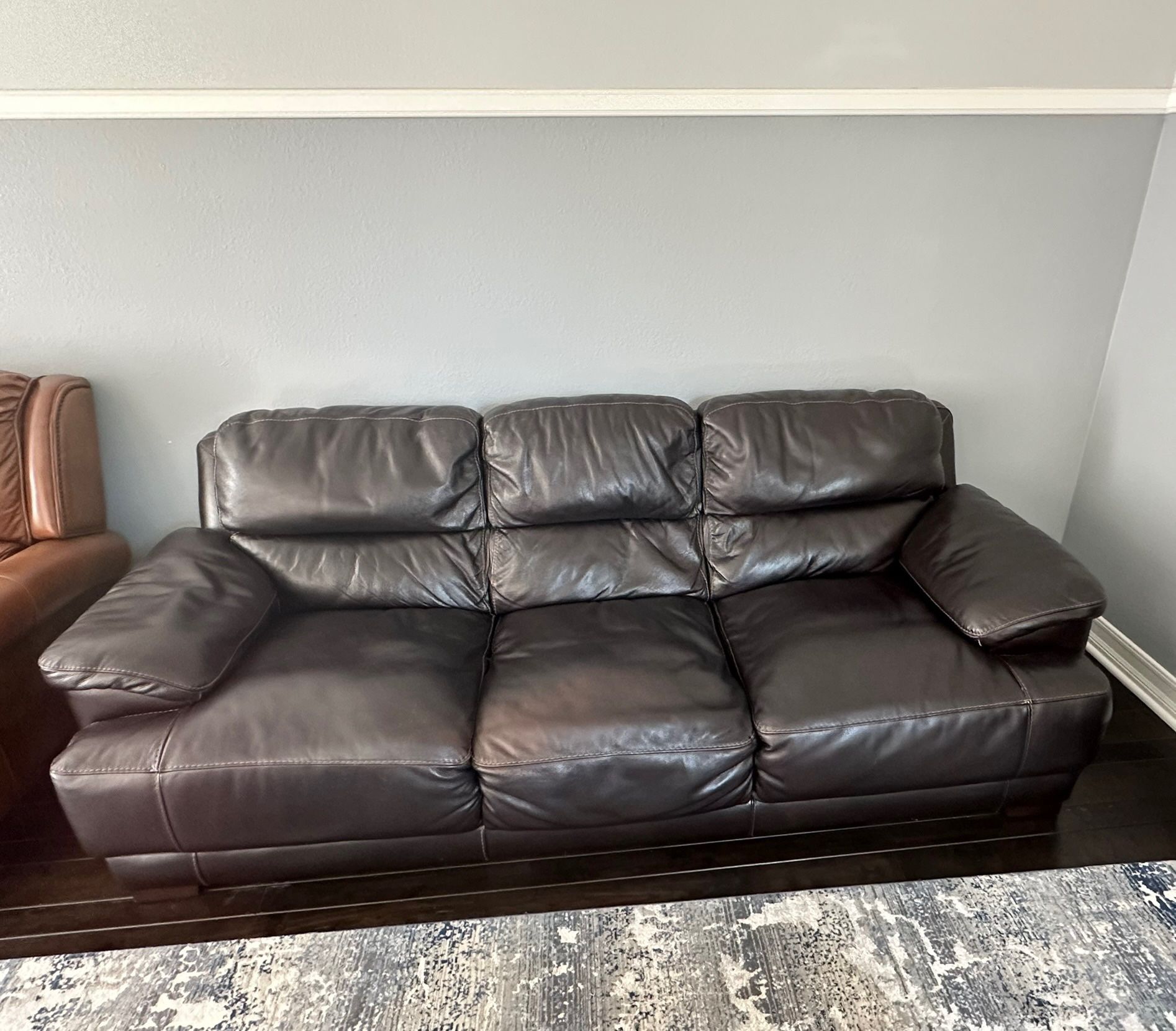 Leather Sofas - 3Seats & Loveseat