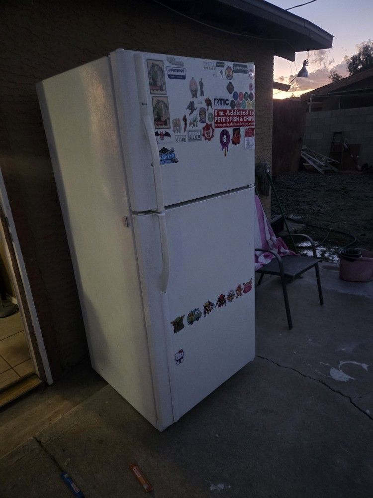 Refrigerator For Sale