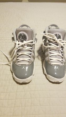 Boys Jordan Nike air size 4
