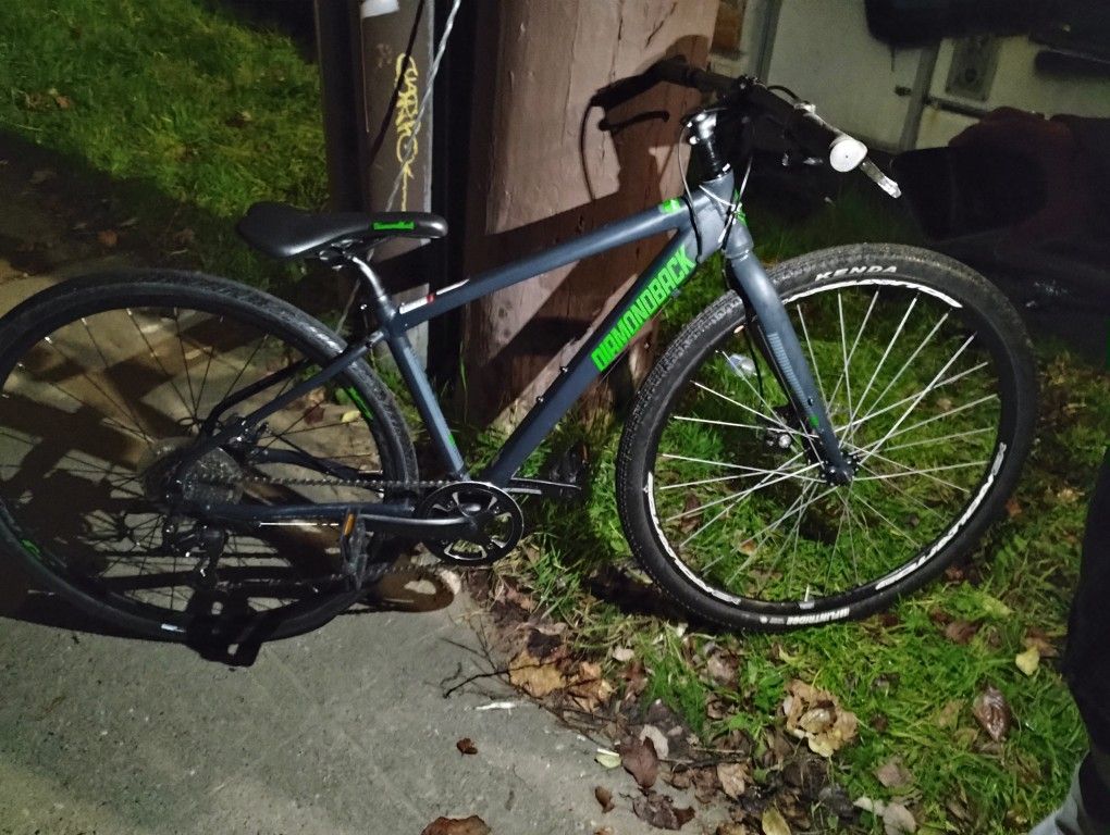 Diamond Back Araliegh And 2 Mord Diamond Backs A Total Of 6 Bikes All Nice