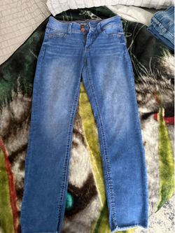 No Boundaries Mid Rise Skinny Jeans size 9