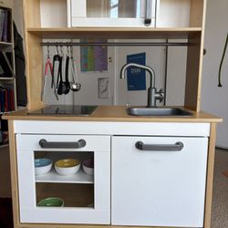  Play Kitchen
