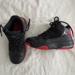 Air Jordon Max Aura 2 3.5Y