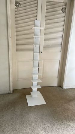 FLOATING BOOKSHELF WHITE